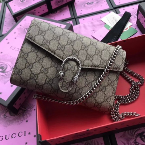 gg S*p*e chain wallet