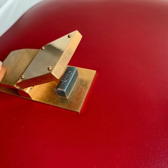 Ce**e classic box medium bag in red box calfskin