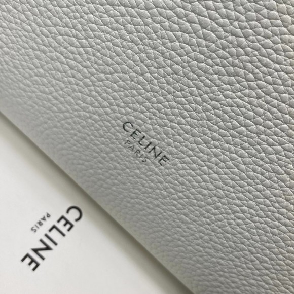 Ce**e sangle small bucket bag in white calfskin