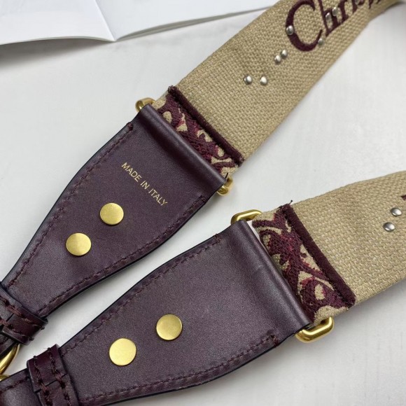 D*or shoulder strap in bordeaux oblique embroidery with medallions