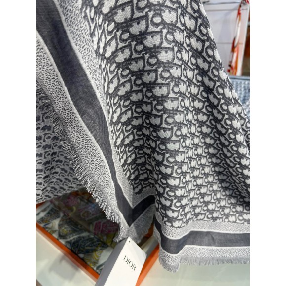 D*or d-oblique shawl in grey wool and cotton