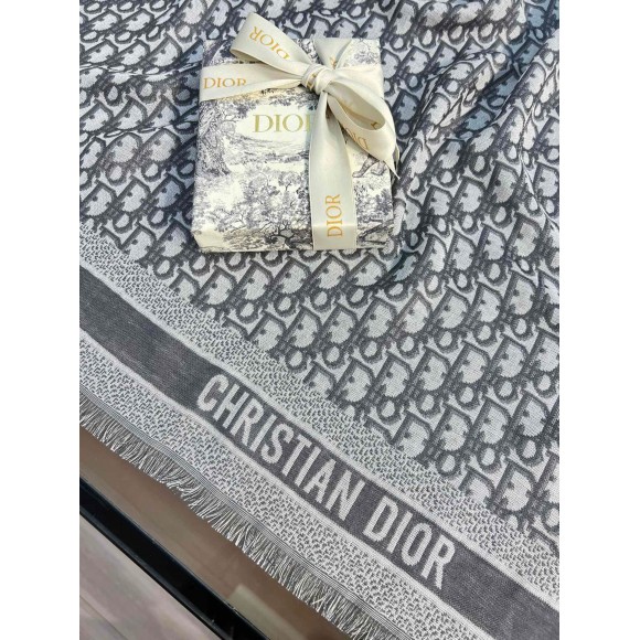 D*or d-oblique shawl in grey wool and cotton