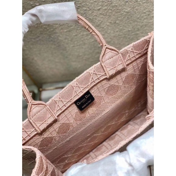 D*or medium book tote bag in pink cannage embroidered canvas