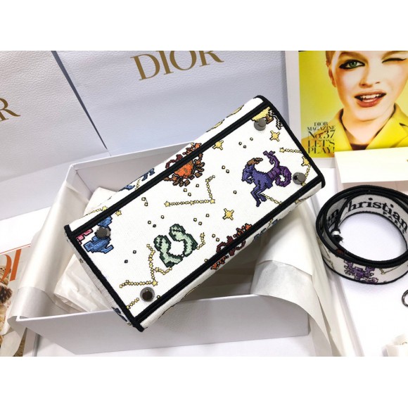 D*or lady d-lite medium bag in white pixel zodiac embroidery
