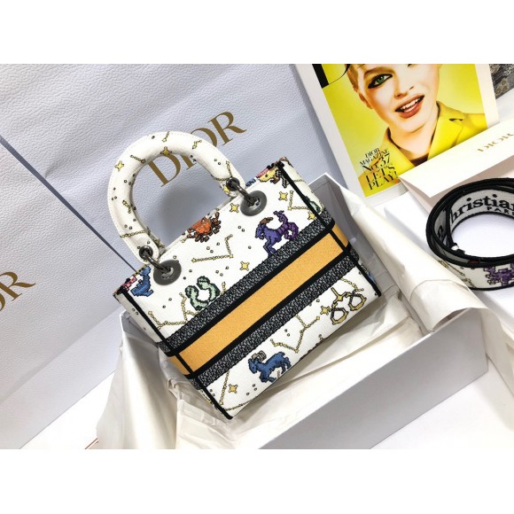 D*or lady d-lite medium bag in white pixel zodiac embroidery