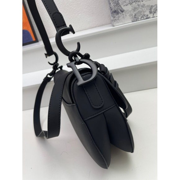 D*or saddle bag with strap in black ultramatte calfskin