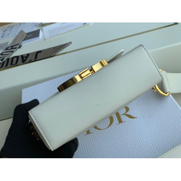 D*or 30 montaigne box bag in white box calfskin