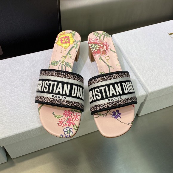 D*or dway heeled slides in powder petites fleurs embroidered cotton