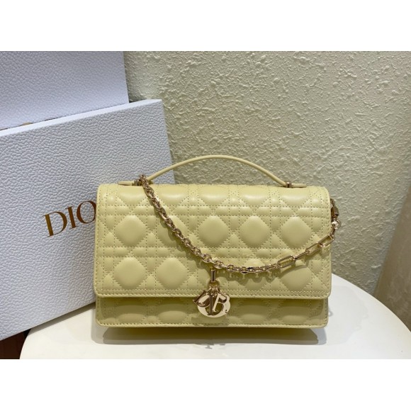 D*or miss D*or top handle bag in pastel yellow cannage lambskin