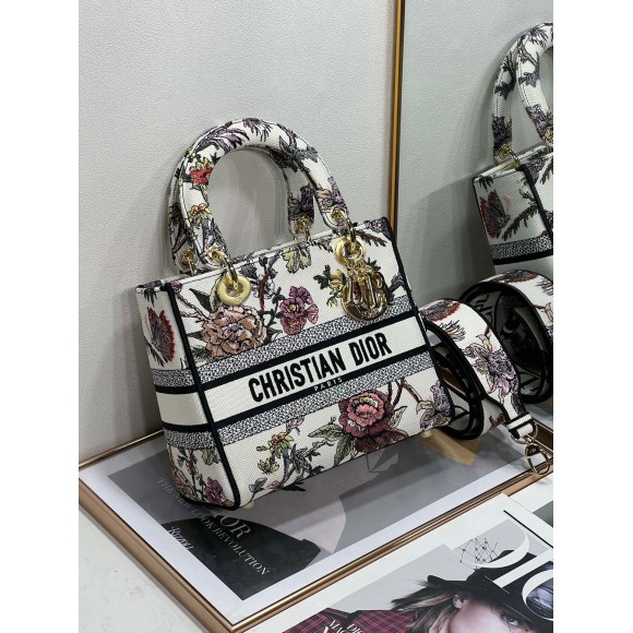 D*or lady d-lite medium bag in white jardin botanique embroidery