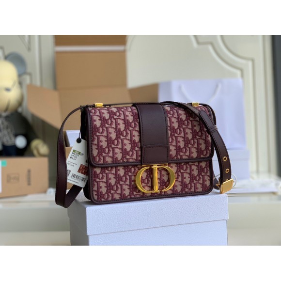 D*or 30 montaigne medium bag in bordeaux D*or oblique jacquard