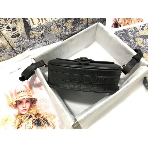 D*or bobby medium bag in black grained calfskin