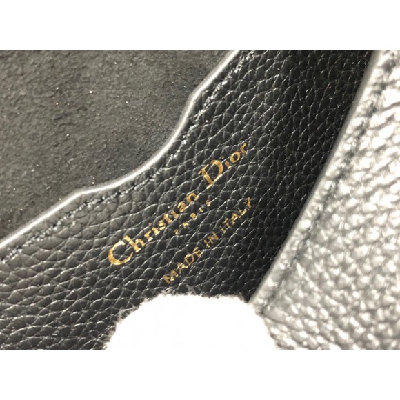 D*or bobby medium bag in black grained calfskin