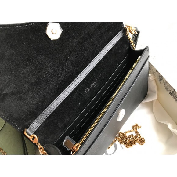 D*or saddle chain pouch in black grained calfskin