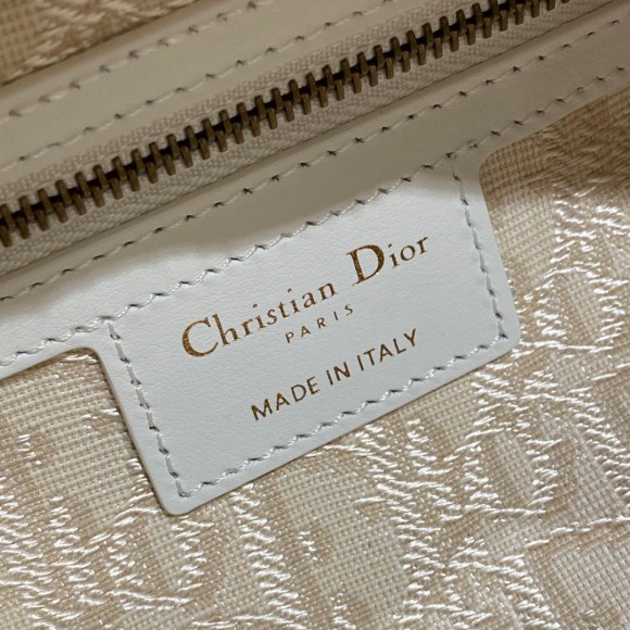 D*or medium lady D*or bag in wicker and white oblique jacquard