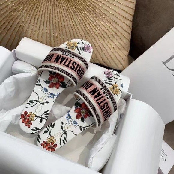 D*or dway slides in rosa mutabilis embroidered cotton