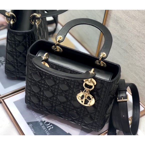 D*or lady D*or medium bag in black cannage lambskin