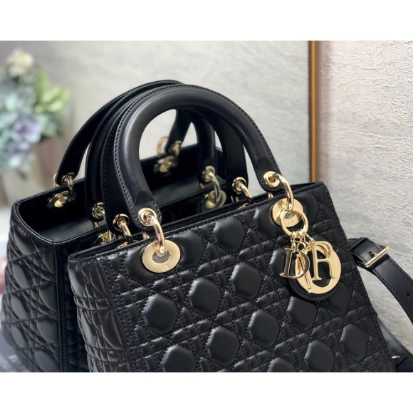 D*or lady D*or medium bag in black cannage lambskin