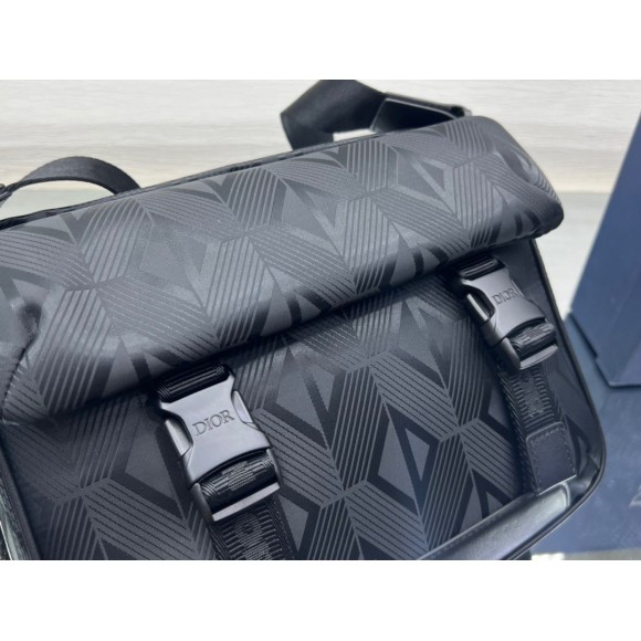 D*or explorer messenger bag in black cd diamond mirage ski capsule nylon
