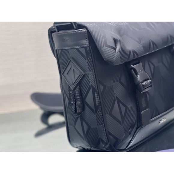 D*or explorer messenger bag in black cd diamond mirage ski capsule nylon