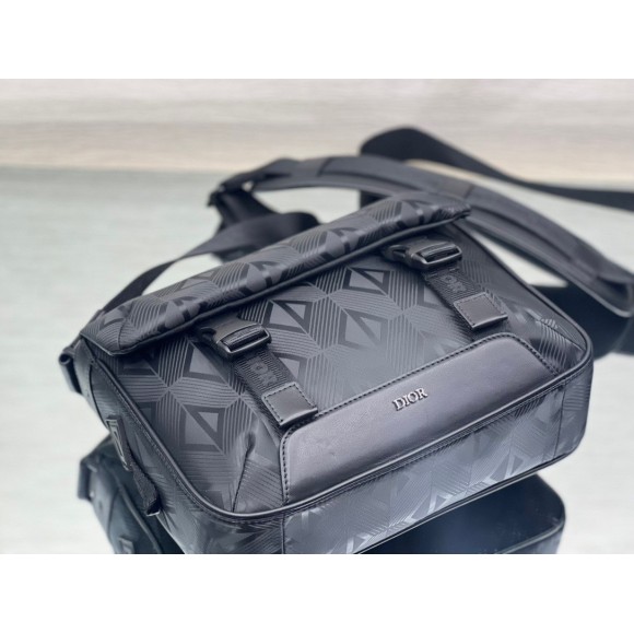 D*or explorer messenger bag in black cd diamond mirage ski capsule nylon