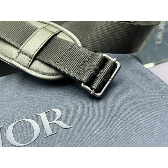 D*or explorer messenger bag in black cd diamond mirage ski capsule nylon