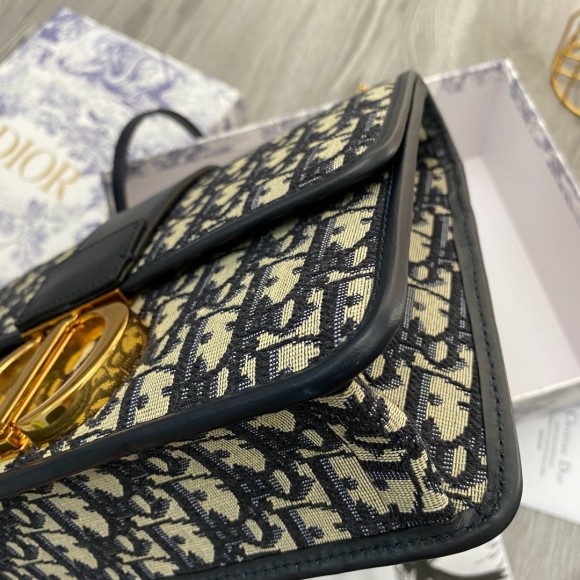 D*or 30 montaigne bag with chain in blue oblique jacquard