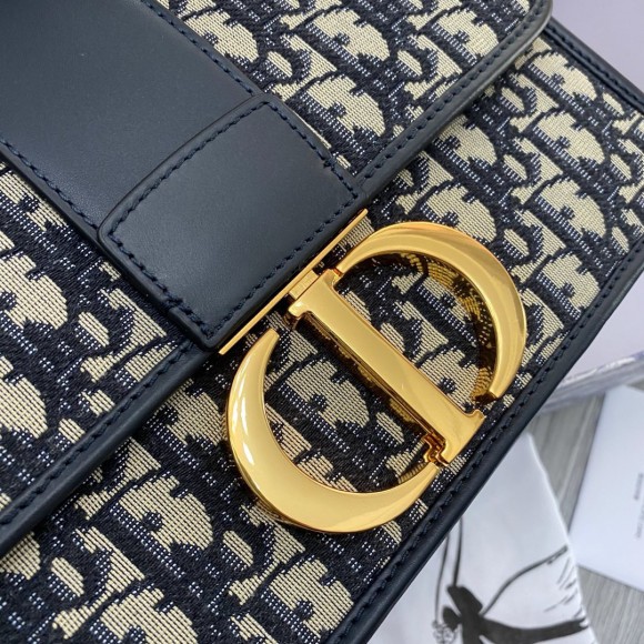 D*or 30 montaigne bag with chain in blue oblique jacquard