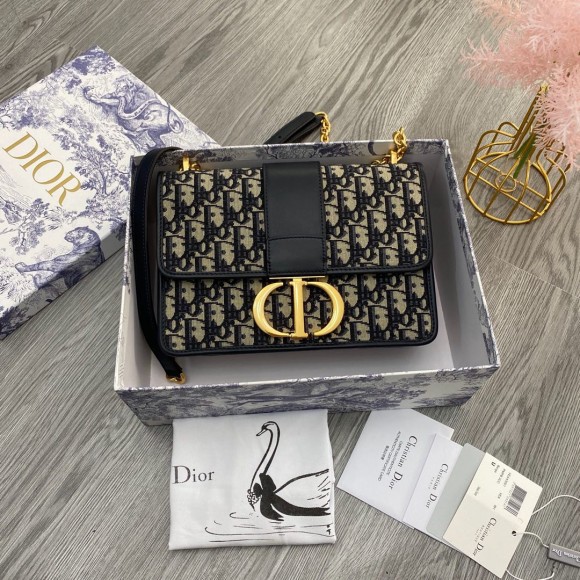 D*or 30 montaigne bag with chain in blue oblique jacquard
