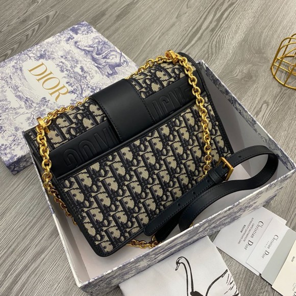 D*or 30 montaigne bag with chain in blue oblique jacquard