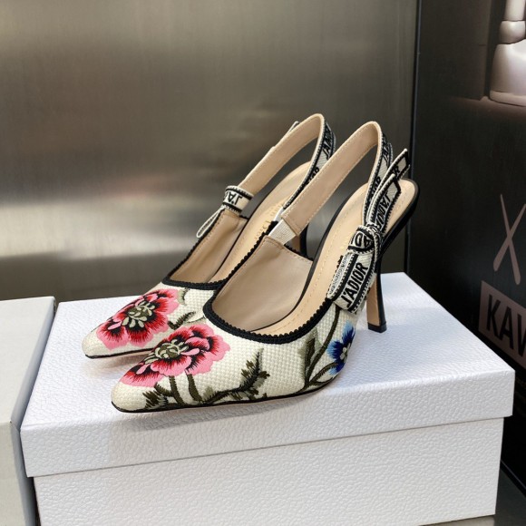 D*or j'aD*or slingback pumps 100mm in white petites fleurs embroidered cotton