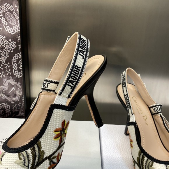D*or j'aD*or slingback pumps 100mm in white petites fleurs embroidered cotton