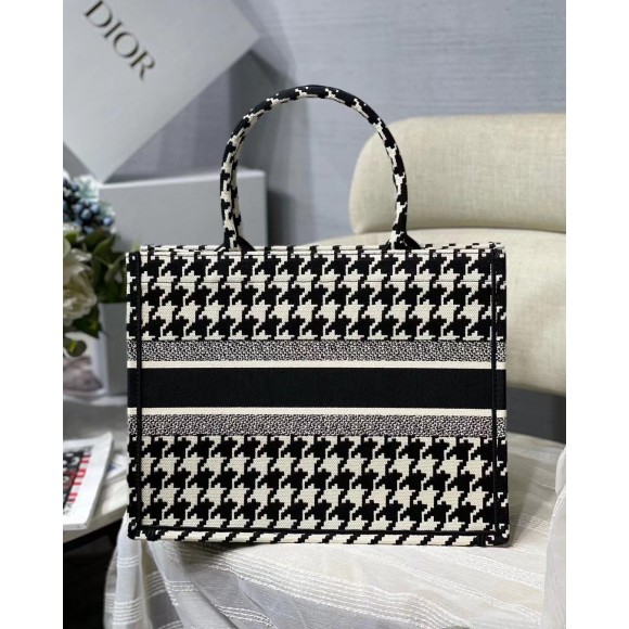 D*or medium book tote bag in black houndstooth embroidery