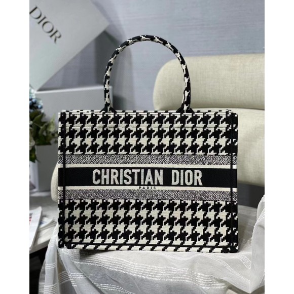 D*or medium book tote bag in black houndstooth embroidery