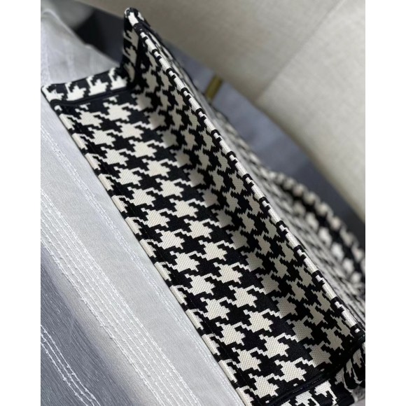 D*or medium book tote bag in black houndstooth embroidery