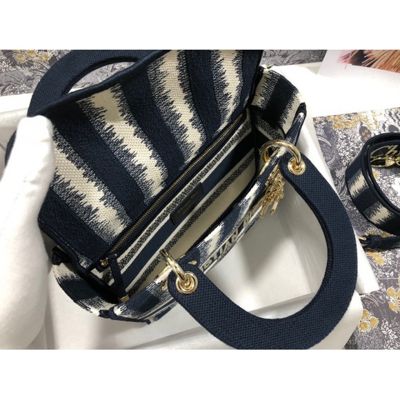 D*or lady d-lite medium bag in blue d-stripes embroidery