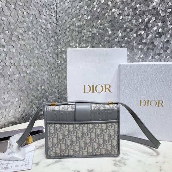 D*or 30 montaigne medium bag in grey D*or oblique jacquard