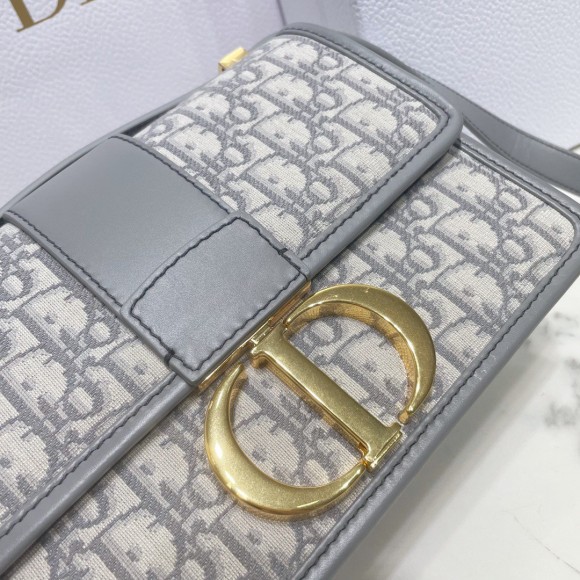 D*or 30 montaigne medium bag in grey D*or oblique jacquard