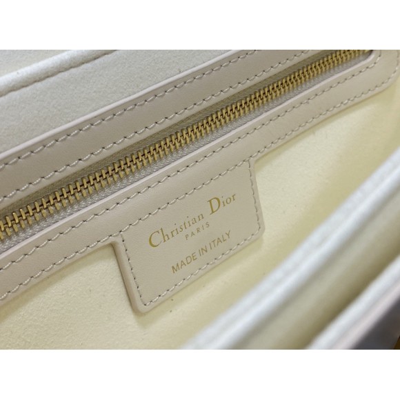 D*or 30 montaigne avenue bag in white box calfskin