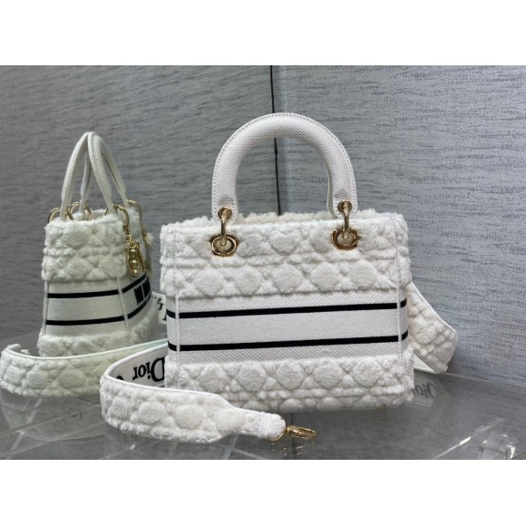 D*or lady d-lite medium bag in white cannage shearling