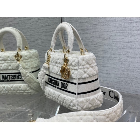 D*or lady d-lite medium bag in white cannage shearling