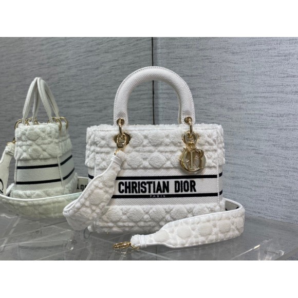 D*or lady d-lite medium bag in white cannage shearling