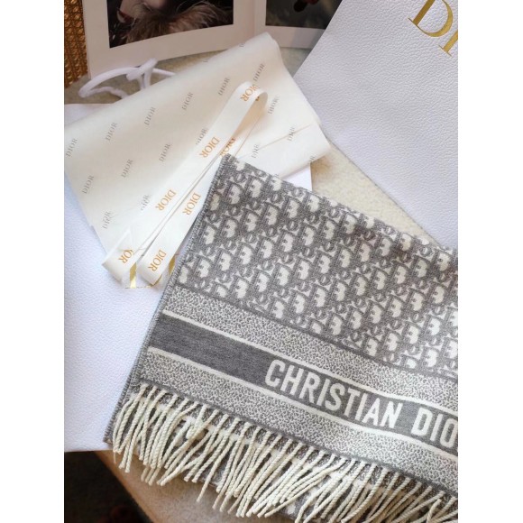 D*or oblique scarf in grey cashmere