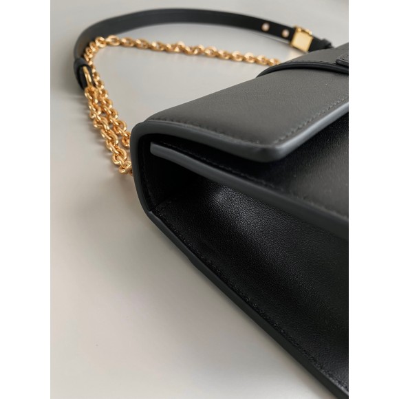 D*or 30 montaigne east-west bag with chain in black calfskin