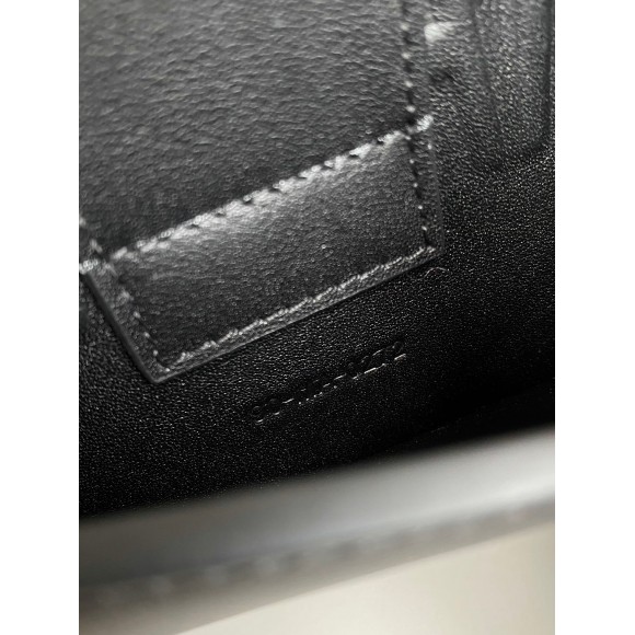 D*or 30 montaigne east-west bag with chain in black calfskin