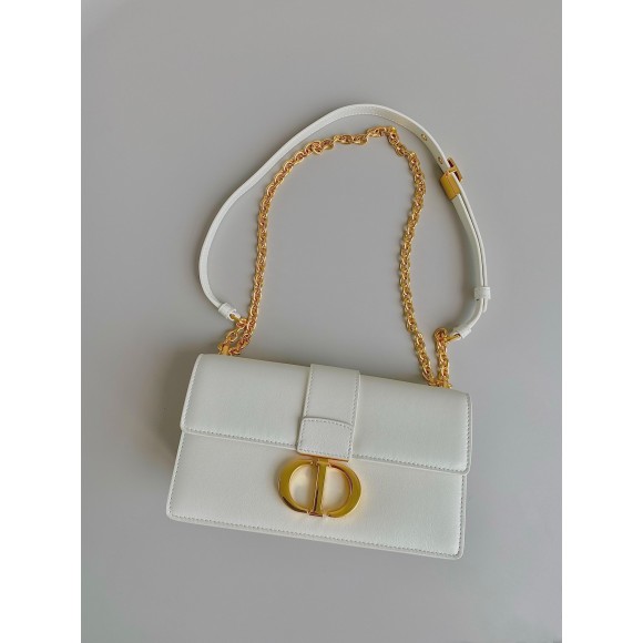 D*or 30 montaigne east-west bag with chain in white calfskin