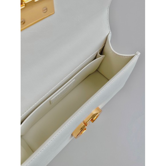 D*or 30 montaigne east-west bag with chain in white calfskin