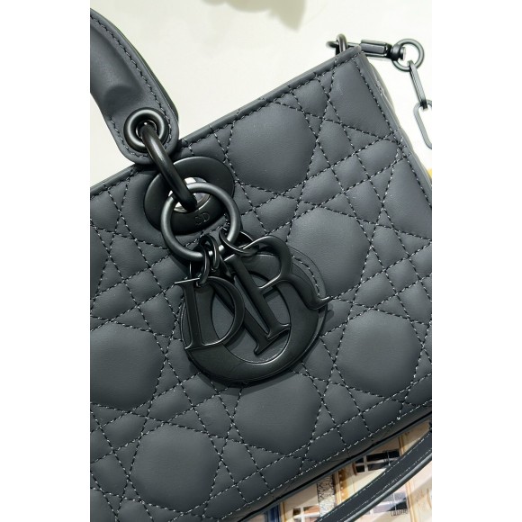 D*or lady d-joy medium bag in black ultramatte calfskin