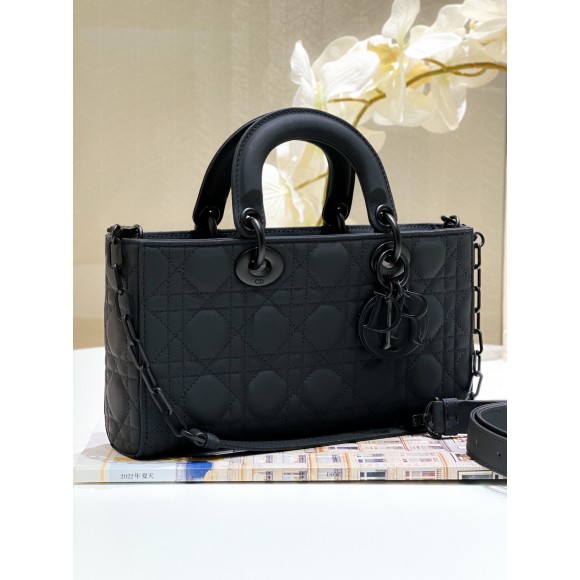 D*or lady d-joy medium bag in black ultramatte calfskin