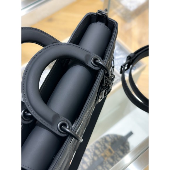 D*or lady d-joy medium bag in black ultramatte calfskin